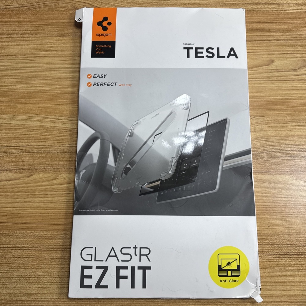Spigen Tesla‎ Model 3 (2024) Screen Protector GLAS.tR EZ Fit Anti-Glare AGL07152